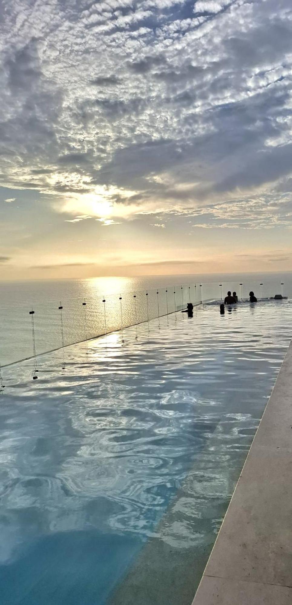 Beachfront 1605 Murano Centro 1, Near Walled Airport Pick Up Apartment Cartagena