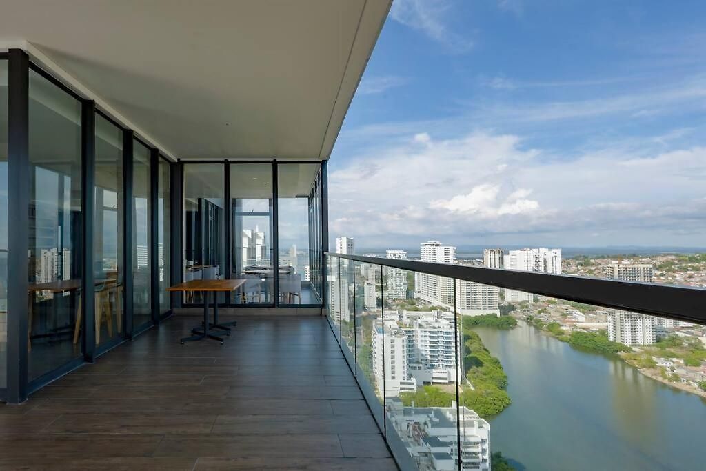 Beachfront Condo, Fl 16 Murano Centro 1- El Cabrero, Near Walled City, Airport Pick Up Cartagena