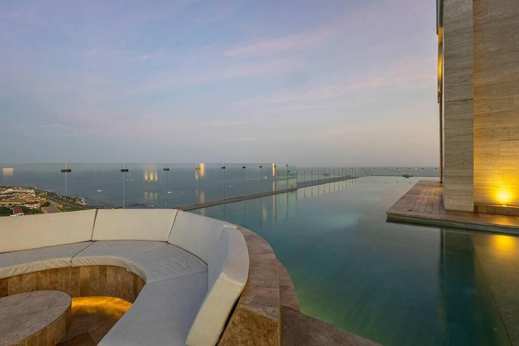 Apartamento Beachfront Condo, Fl 16 Murano Centro 1- El Cabrero, Near Walled City, Airport Pick Up