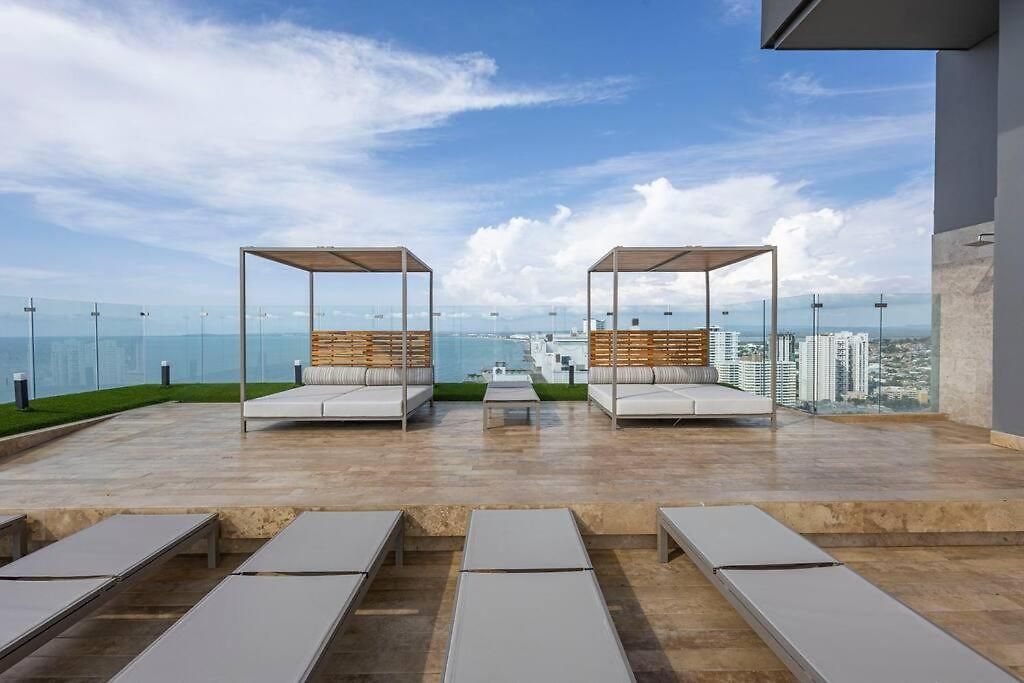 Beachfront Condo, Fl 16 Murano Centro 1- El Cabrero, Near Walled City, Airport Pick Up Apartamento