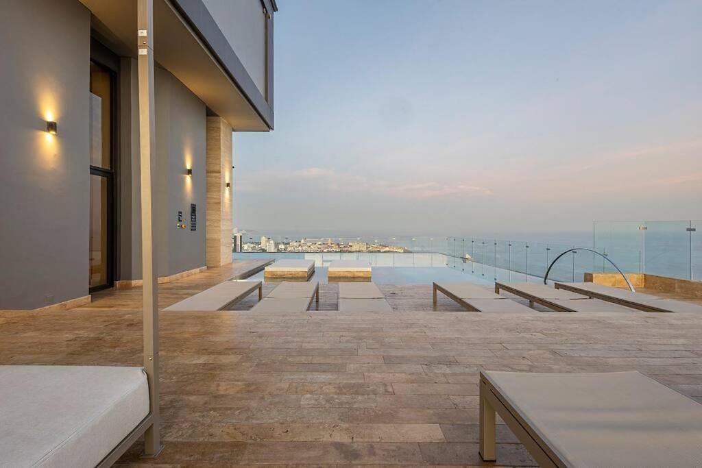 Apartamento Beachfront Condo, Fl 16 Murano Centro 1- El Cabrero, Near Walled City, Airport Pick Up Cartagena