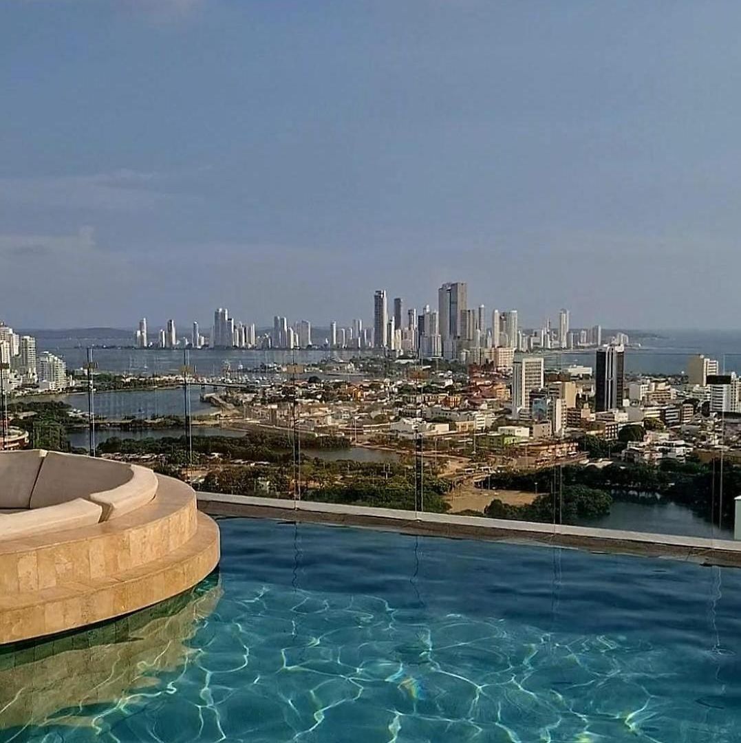 Beachfront Condo, Fl 16 Murano Centro 1- El Cabrero, Near Walled City, Airport Pick Up *