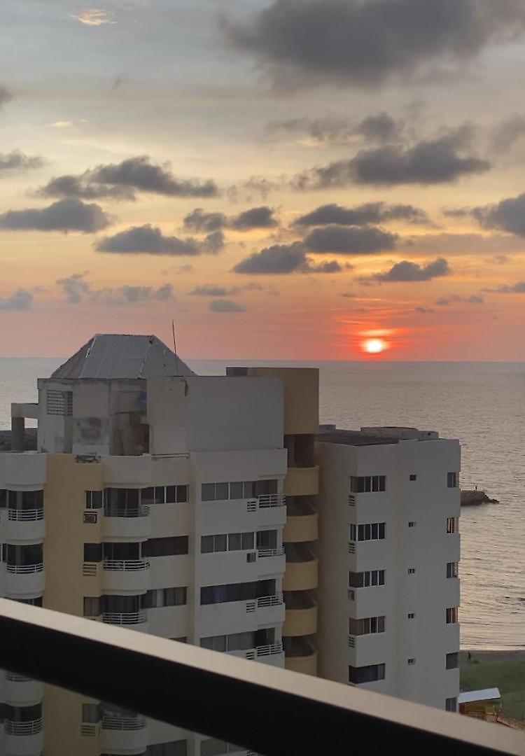 Apartamento Beachfront Condo, Fl 16 Murano Centro 1- El Cabrero, Near Walled City, Airport Pick Up