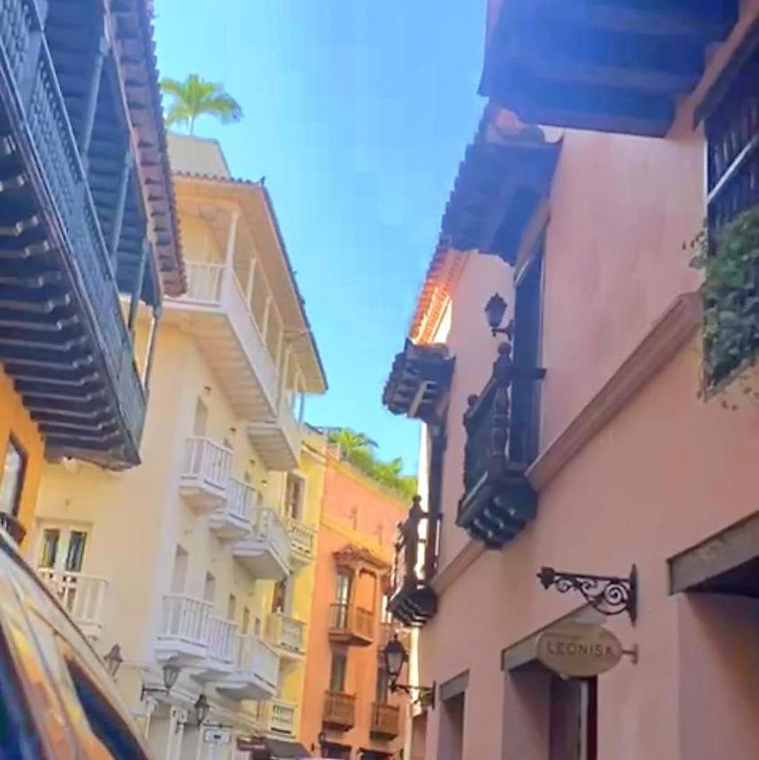 Beachfront Condo, Fl 16 Murano Centro 1- El Cabrero, Near Walled City, Airport Pick Up *