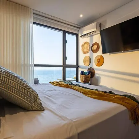 Beachfront Condo, Fl 16 Murano Centro 1- El Cabrero, Near Walled City, Airport Pick Up