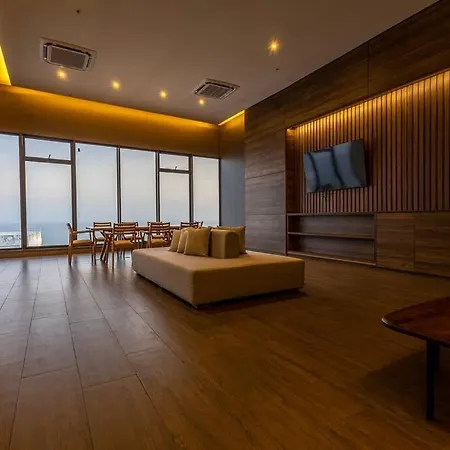 Beachfront Condo, Fl 16 Murano Centro 1- El Cabrero, Near Walled City, Airport Pick Up *