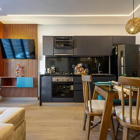Apartamento Beachfront Condo, Fl 16 Murano Centro 1- El Cabrero, Near Walled City, Airport Pick Up