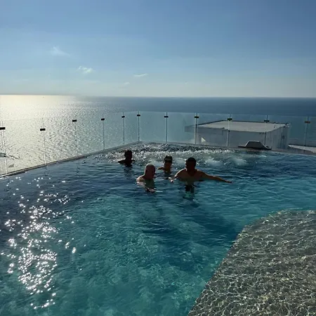 Beachfront Condo, Fl 16 Murano Centro 1- El Cabrero, Near Walled City, Airport Pick Up Apartamento