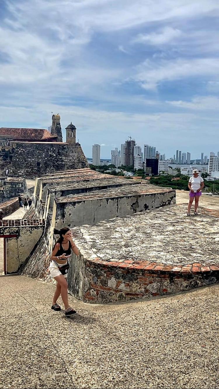 Beachfront 1605 Murano Centro 1, Near Walled Airport Pick Up * Cartagena