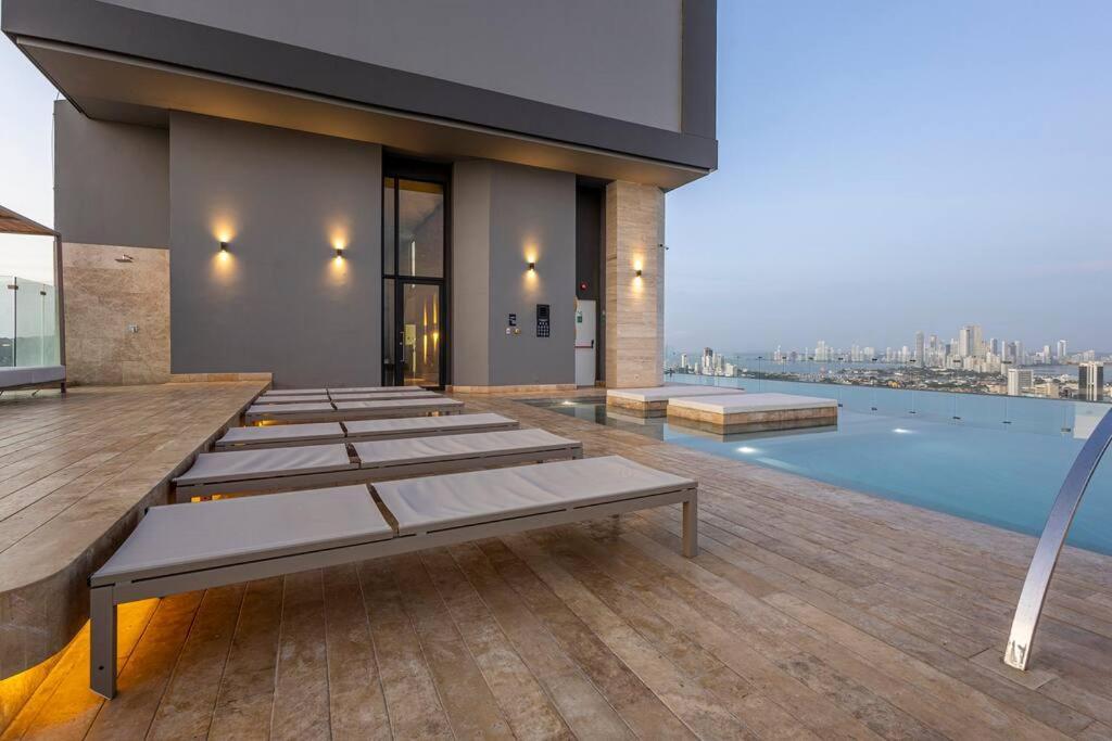 Beachfront 1605 Murano Centro 1, Near Walled Airport Pick Up * Cartagena