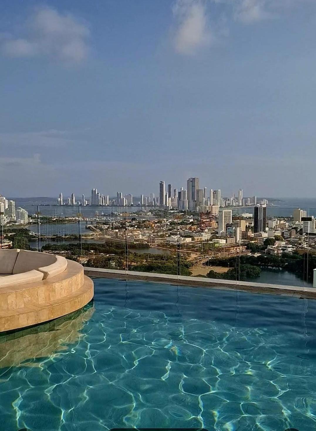 Beachfront 1605 Murano Centro 1, Near Walled Airport Pick Up *